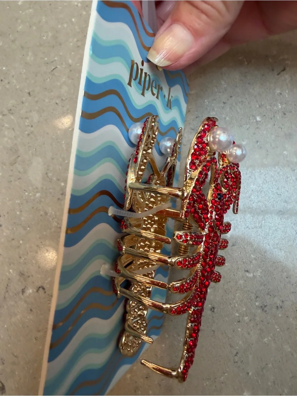 NWT 🦞 Red Lobster Hair Claw Clip w Red Crystals & Pearl Accents on gold metal